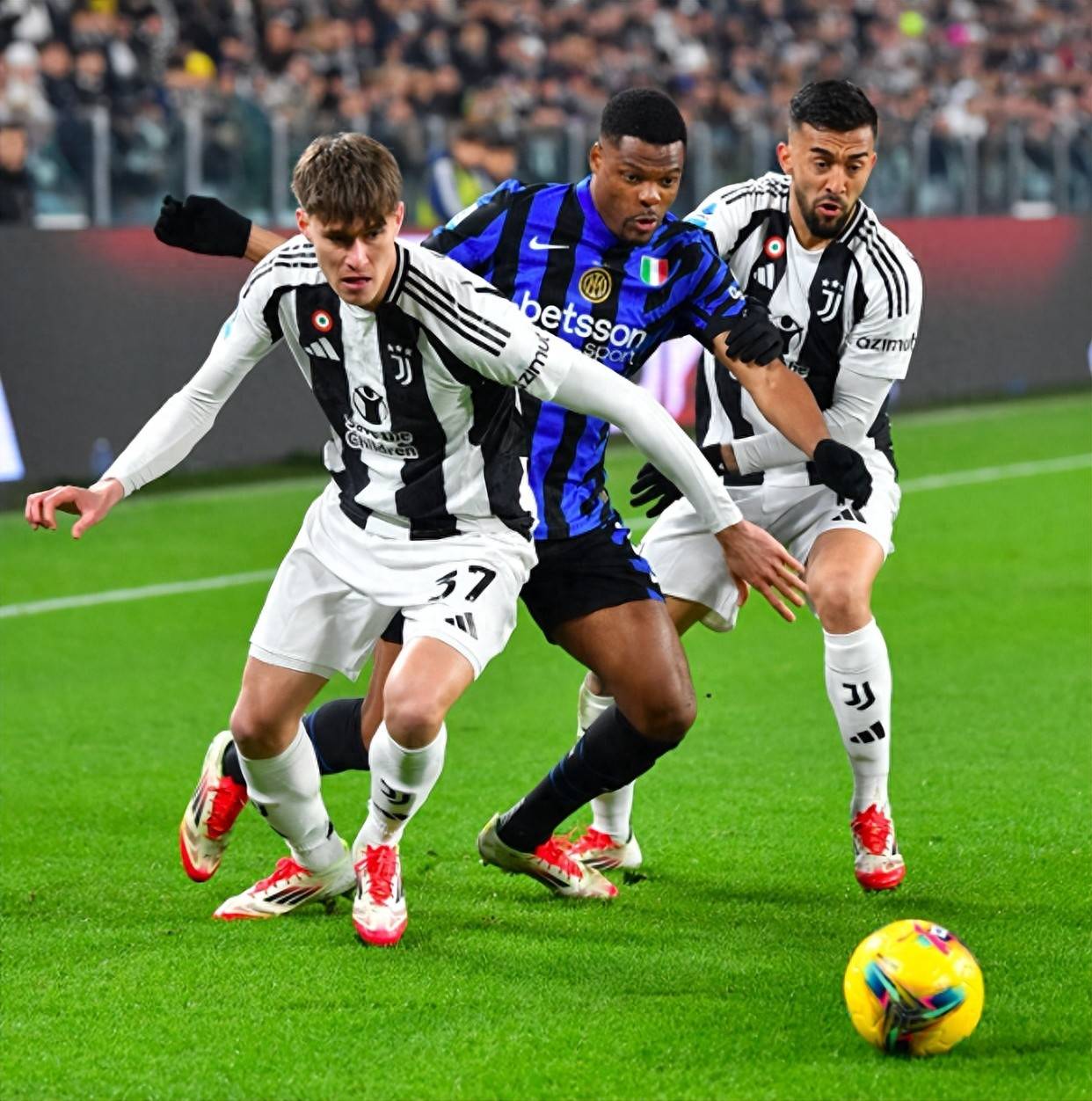 尤文图斯客场小胜，领先国米发生变化(尤文图斯客场小胜,领先国米发生变化了吗)