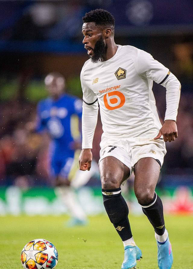 里尔球员在周末的比赛中表现抢眼(里尔球员在周末的比赛中表现抢眼的英文) 里尔球员在周末的比赛中表现抢眼(里尔球员在周末的比赛中表现抢眼的英文)