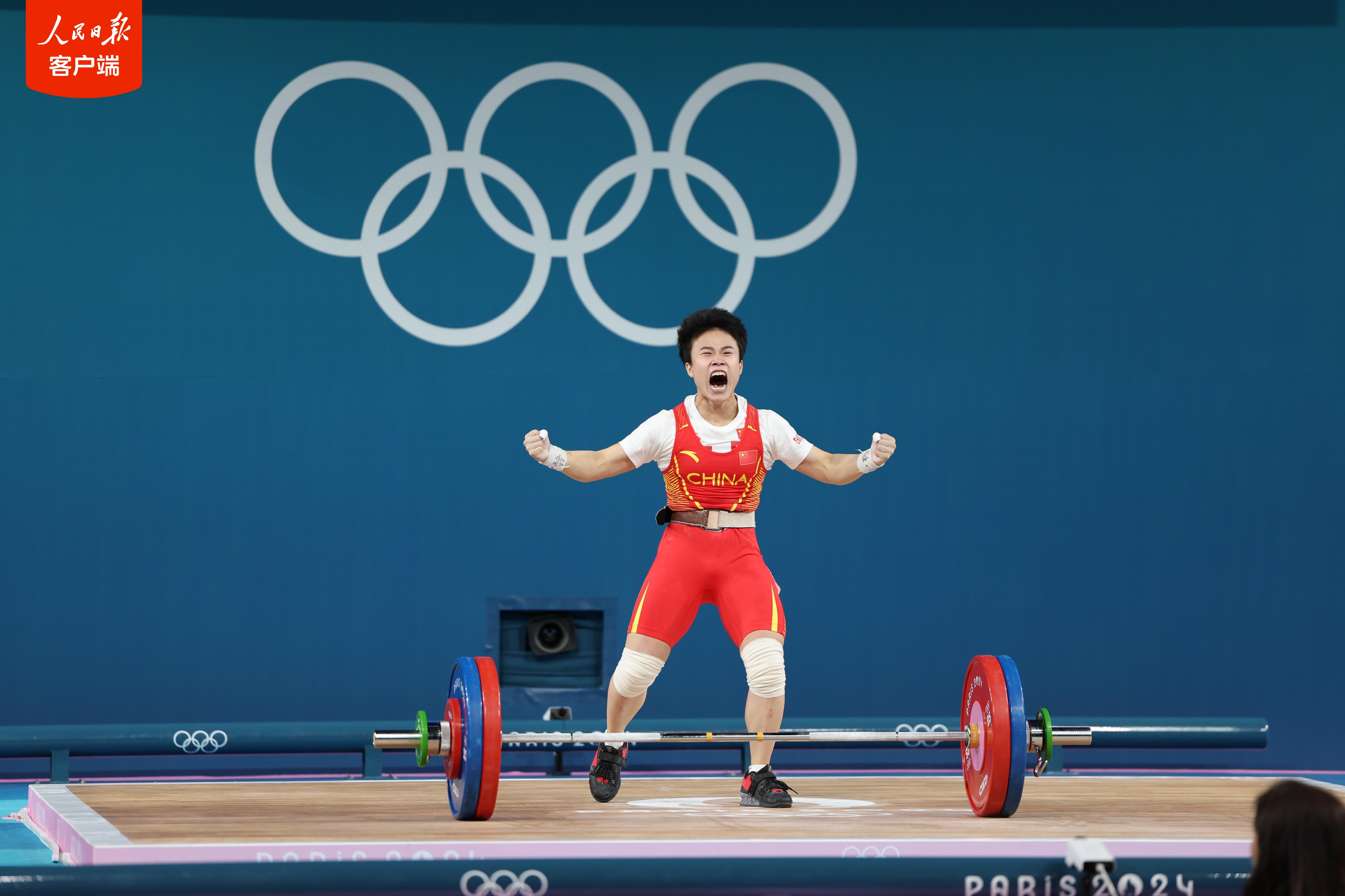 体育竞技中,女子球队斗志昂扬 体育竞技中,女子球队斗志昂扬