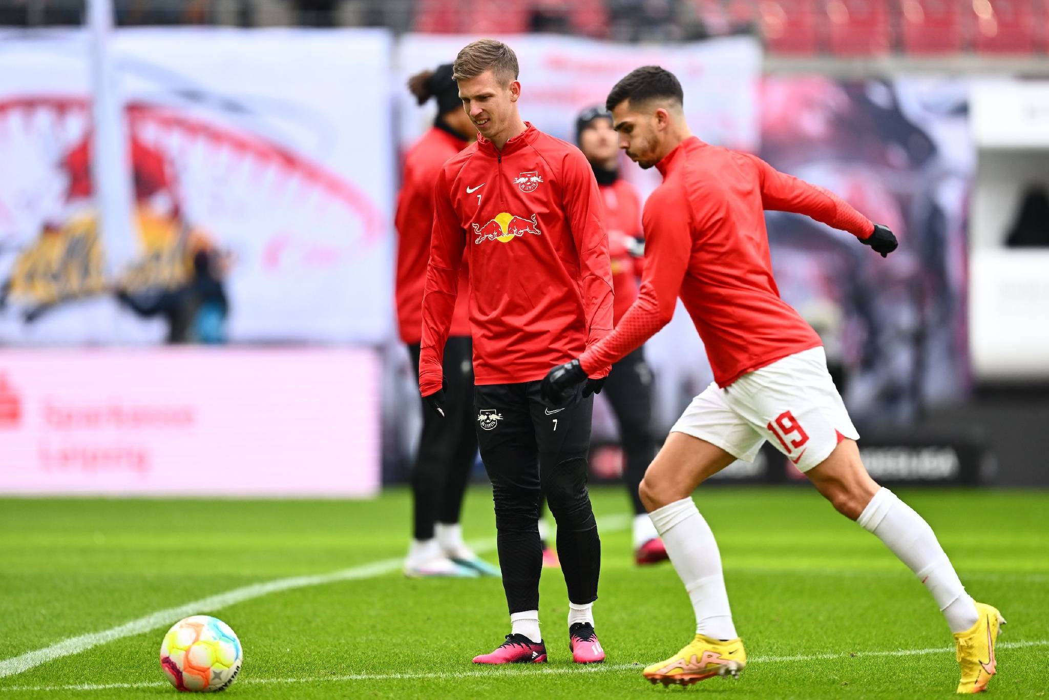 莱比锡红牛火力全开,轻松击败对手的简单介绍 莱比锡红牛火力全开,轻松击败对手的简单介绍