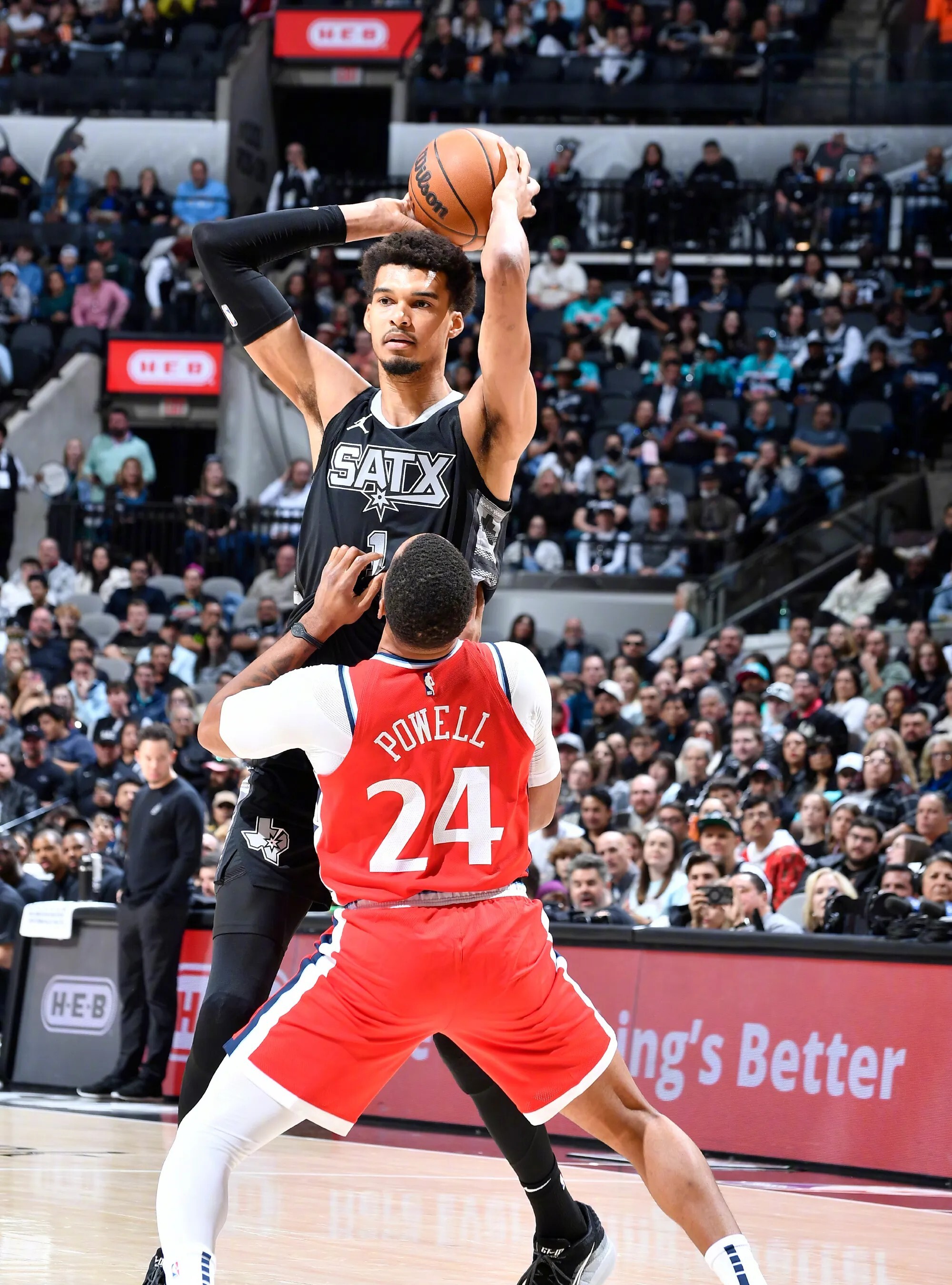 快船胜马刺,豪取赛季第十胜! 快船胜马刺,豪取赛季第十胜!