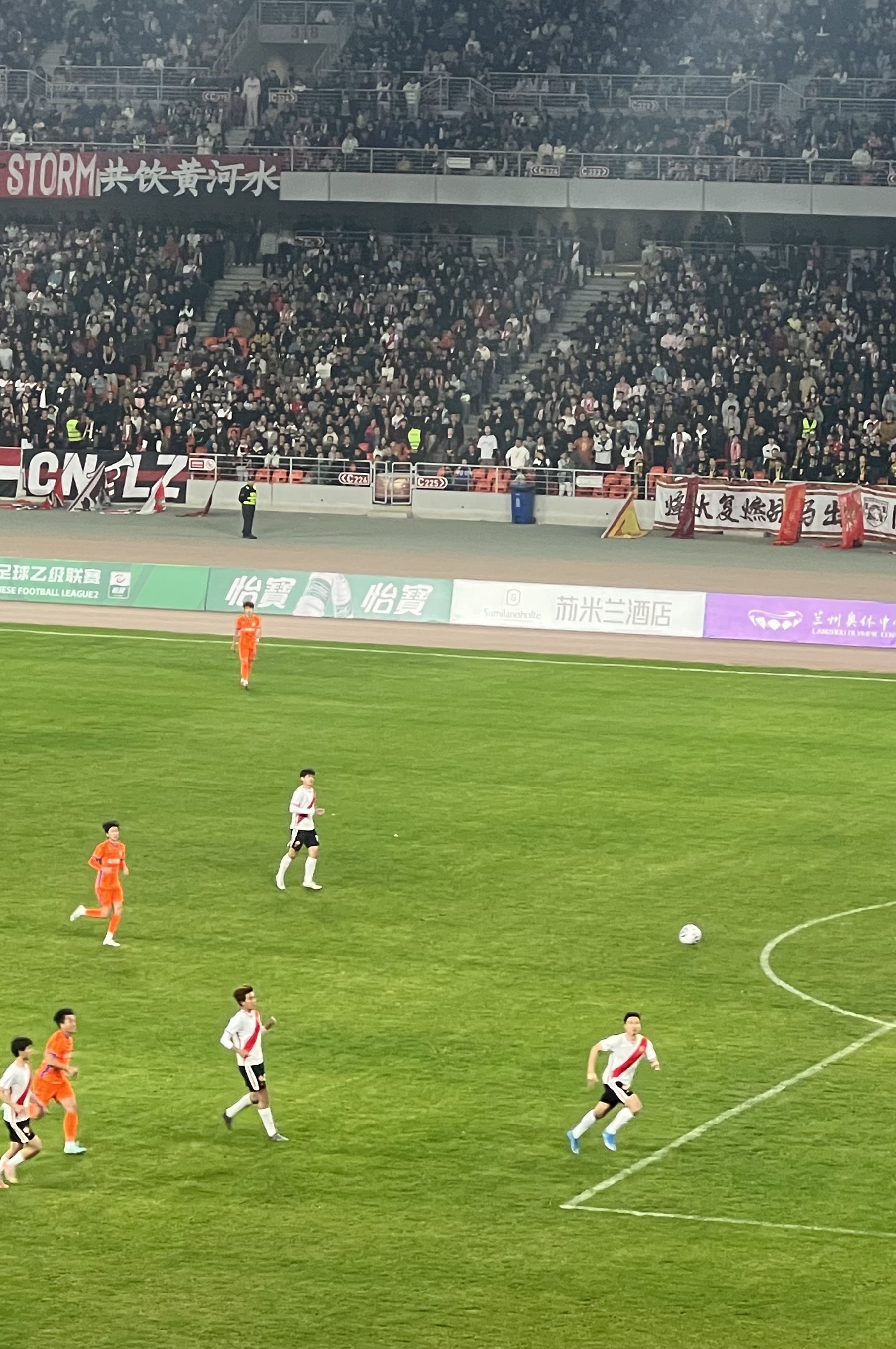 甘肃男篮惊险胜出,实现逆转胜利 甘肃男篮惊险胜出,实现逆转胜利