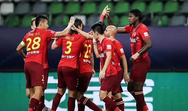 中超新科劲旅崭露头角,争夺冠军席位 中超新科劲旅崭露头角,争夺冠军席位