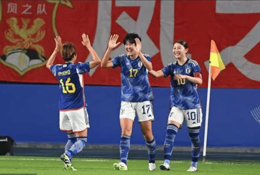 国际女子足球比赛持续吸引目光 国际女子足球比赛持续吸引目光