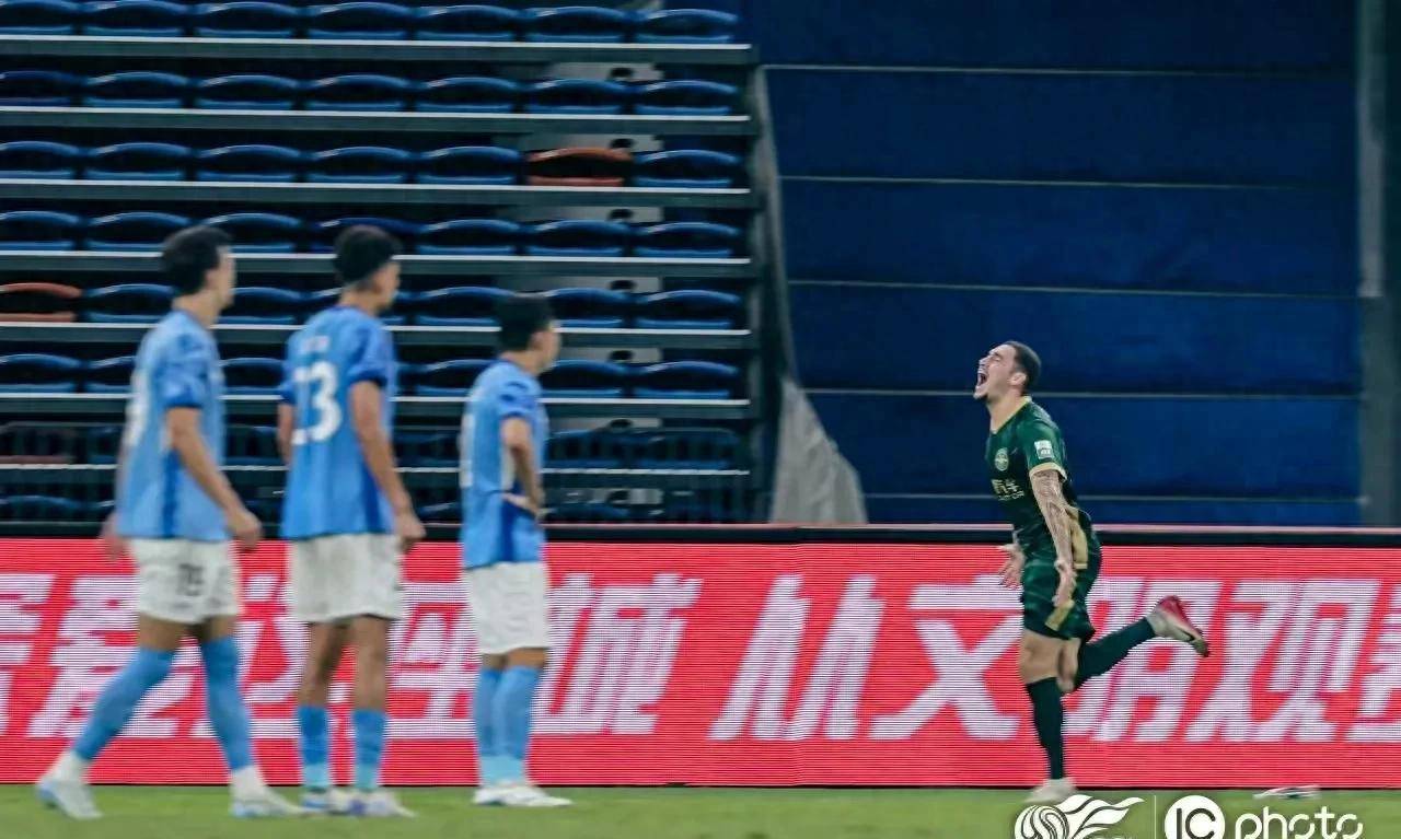 苏宁新援亮相球场，助球队成功逆转对手