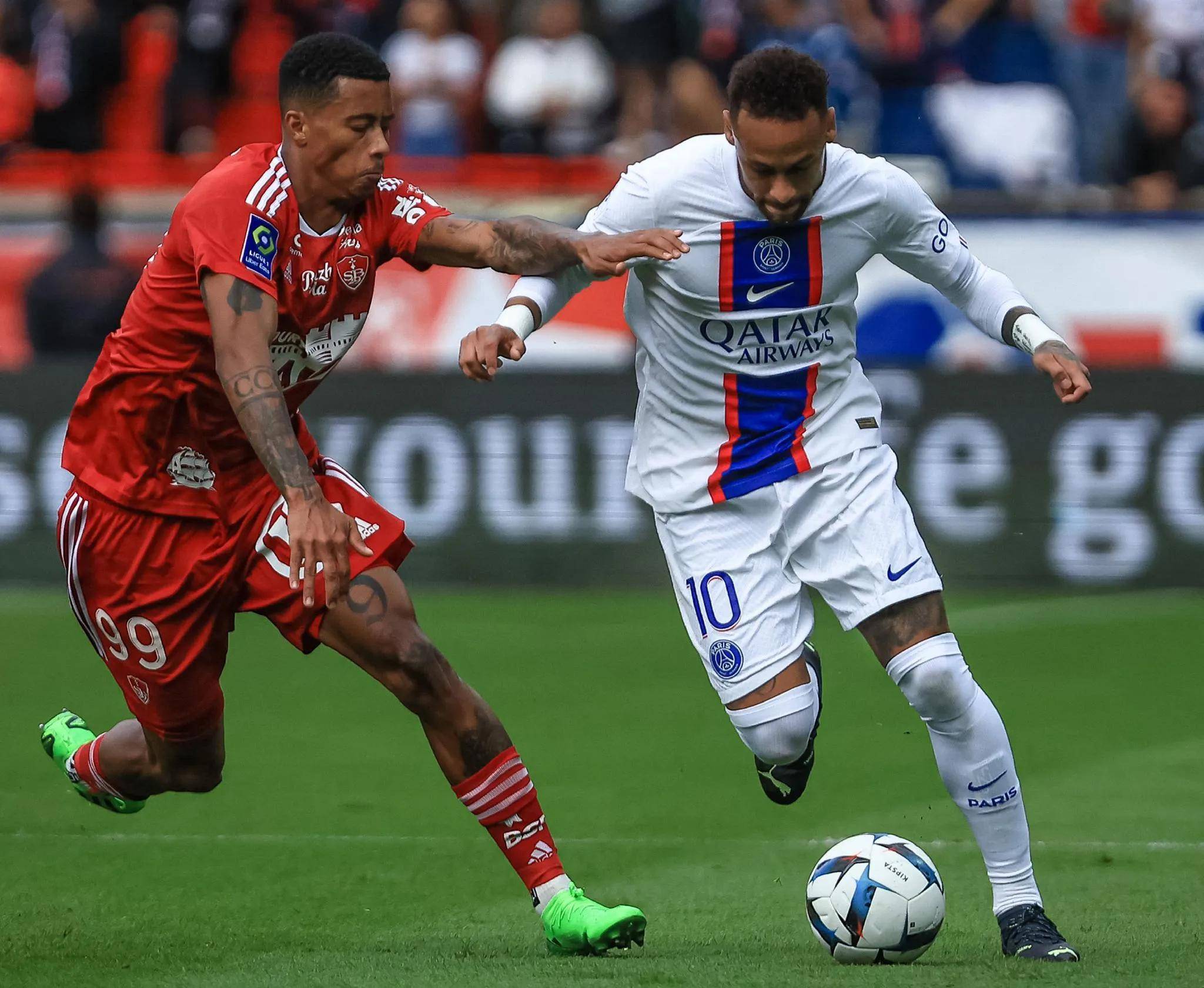 巴黎圣日耳曼将对抗利物浦，决战欧冠赛场的简单介绍