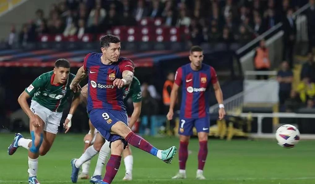 巴萨中场核心缺阵,球队失去控制力 巴萨中场核心缺阵,球队失去控制力