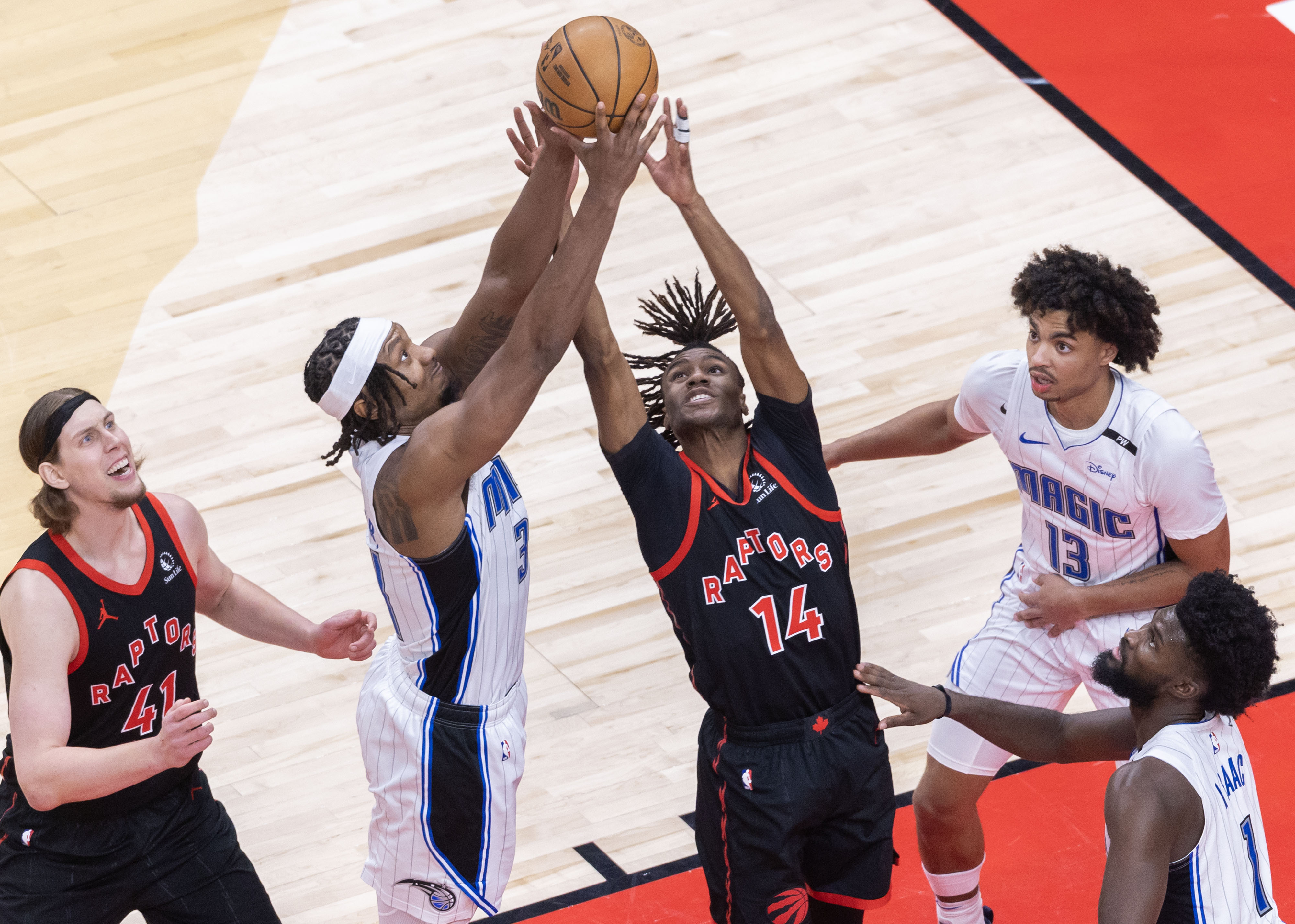 关于猛龙队大胜对手,赢得东部冠军呼声高涨的信息 关于猛龙队大胜对手,赢得东部冠军呼声高涨的信息