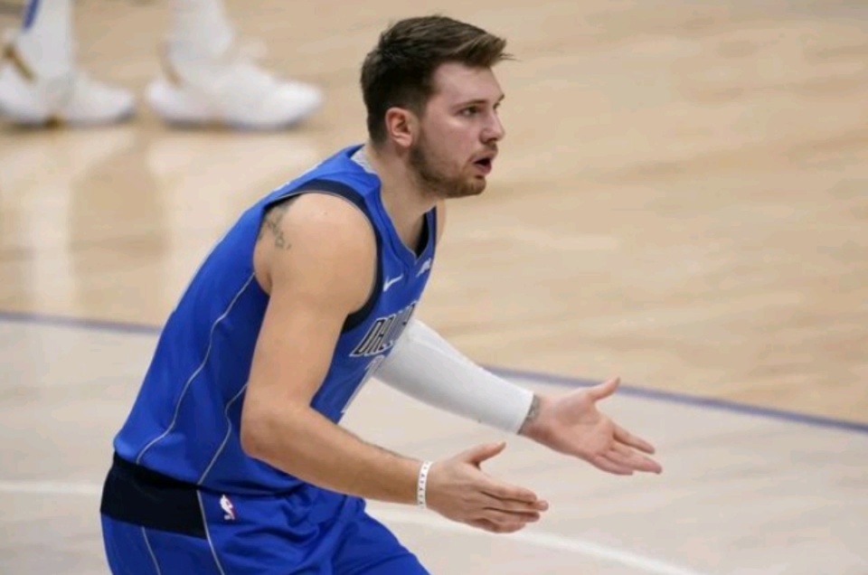 包含湖人正式完成五笔交易地震级交易,球队大动作引发球迷热议的词条 包含湖人正式完成五笔交易地震级交易,球队大动作引发球迷热议的词条