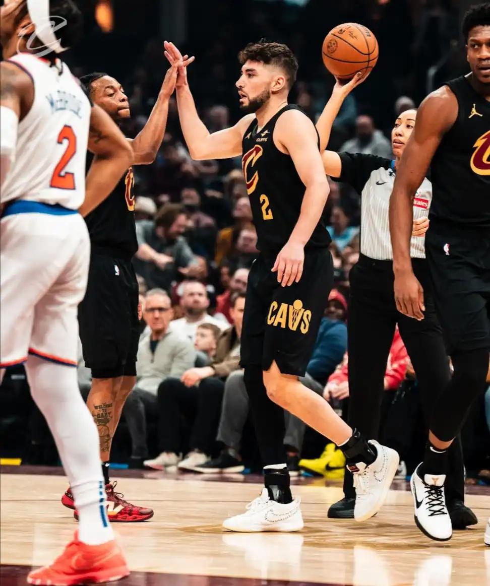 骑士大胜尼克斯,联盟新秀塞克思砍下生涯新高31分 骑士大胜尼克斯,联盟新秀塞克思砍下生涯新高31分