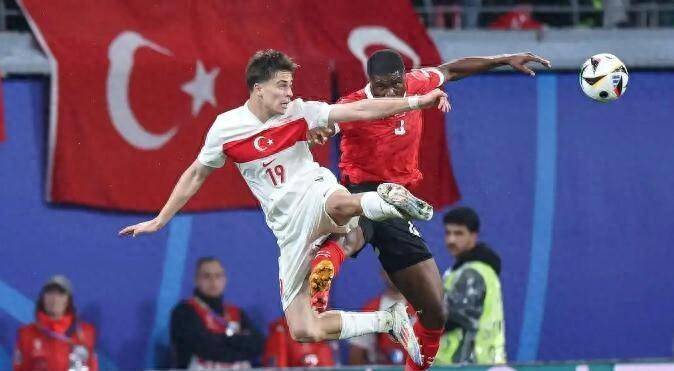 西班牙主场告捷!直扫罗马尼亚晋级欧预赛 西班牙主场告捷!直扫罗马尼亚晋级欧预赛