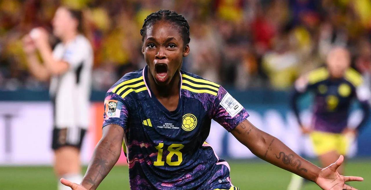 哥伦比亚女足队员在比赛中取得突破性进展 哥伦比亚女足队员在比赛中取得突破性进展